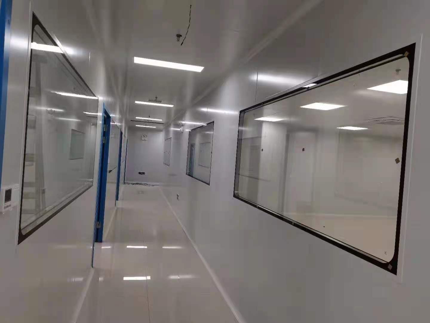 深圳市易瑞生物技术有限公司安装LED净化灯