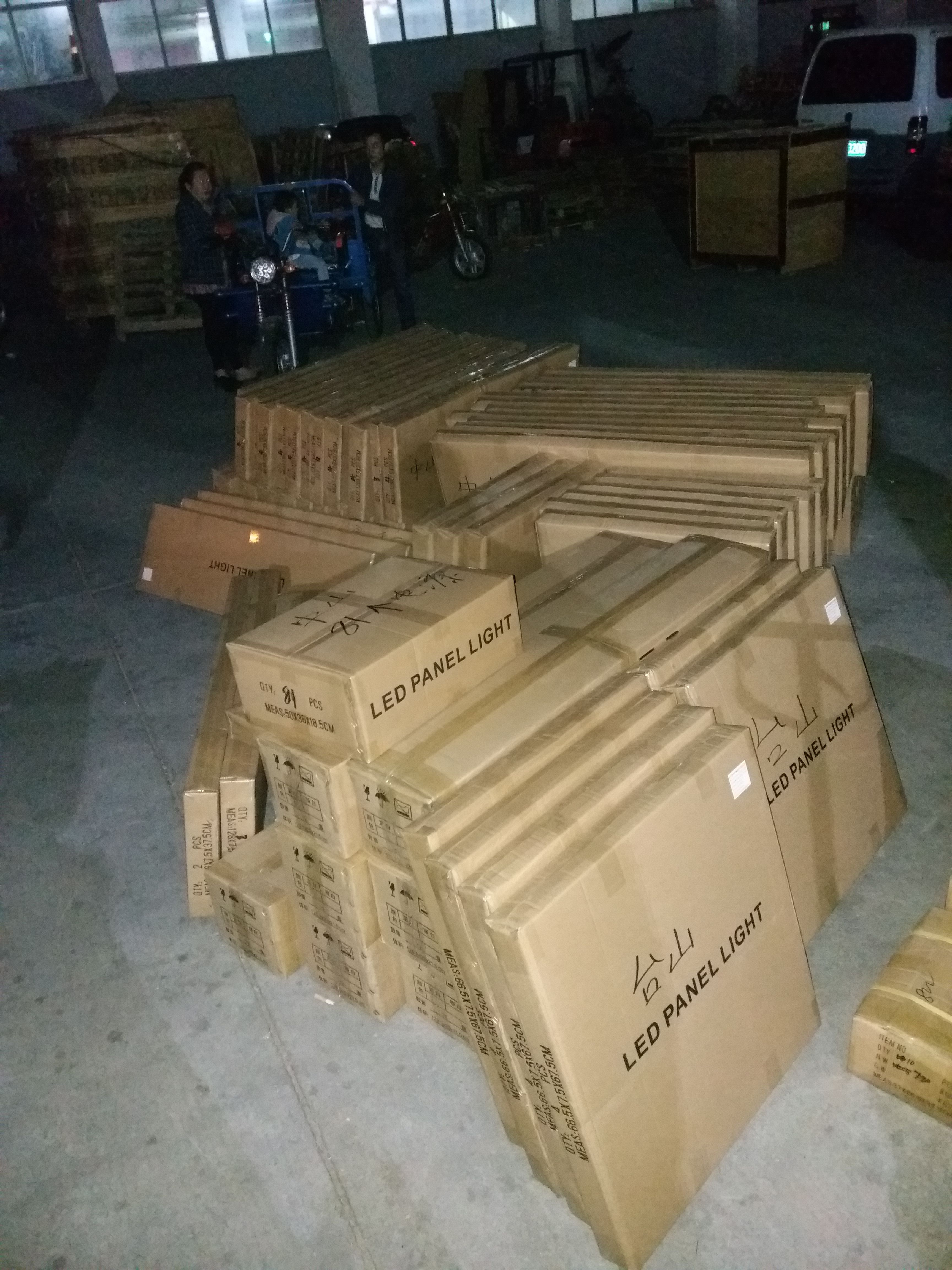 哈尔滨齐云药业安装使用LED净化灯